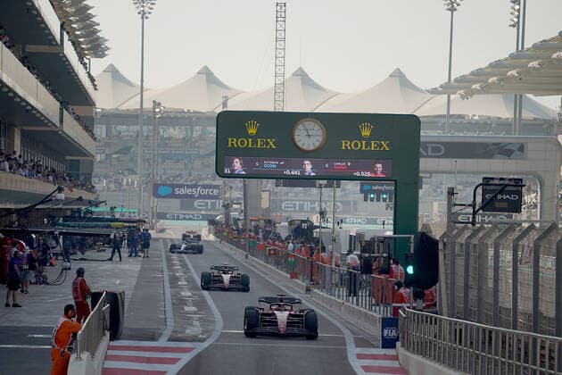 FORMULA 1 ETIHAD AIRWAYS ABU DHABI GRAND PRIX 2022 19 11 2022, Yas Marina Circuit, Abu Dhabi, FORMULA 1 ETIHAD AIRWAYS ABU DHABI GRAND PRIX 2022 , in picture Charles Leclerc MCO , Scuderia Ferrari, Carlos Sainz Jr ESP , Scuderia Ferrari nordphotoxGmbHx xBratic nph00250