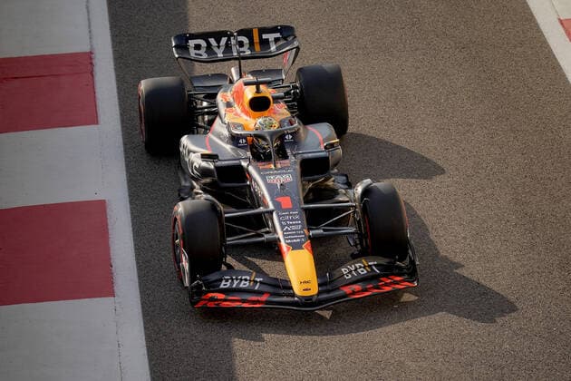 FORMULA 1 ETIHAD AIRWAYS ABU DHABI GRAND PRIX 2022 19 11 2022, Yas Marina Circuit, Abu Dhabi, FORMULA 1 ETIHAD AIRWAYS ABU DHABI GRAND PRIX 2022 , in picture Max Verstappen NEL , Oracle Red Bull Racing nordphotoxGmbHx xBratic nph00250