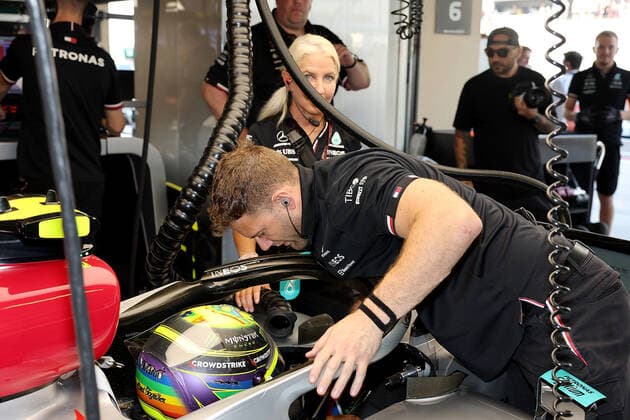 FORMULA 1 ETIHAD AIRWAYS ABU DHABI GRAND PRIX 2022 19 11 2022, Yas Marina Circuit, Abu Dhabi, FORMULA 1 ETIHAD AIRWAYS ABU DHABI GRAND PRIX 2022 , in picture Lewis Hamilton GBR , Mercedes AMG Petronas Formula One Team nordphotoxGmbHx xBratic nph00250