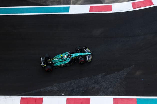 November 19, 2022, Abu Dhabi, United Arab Emirates: Sebastian Vettel of Aston Martin during Practice 3 of Formula 1 Abu Dhabi Grand Prix at Yas Marina Circuit on November 19, 2022 in Abu Dhabi, United Arab Emirates. Abu Dhabi United Arab Emirates - ZUMAz156 0194545232st Copyright: xBeataxZawrzelx