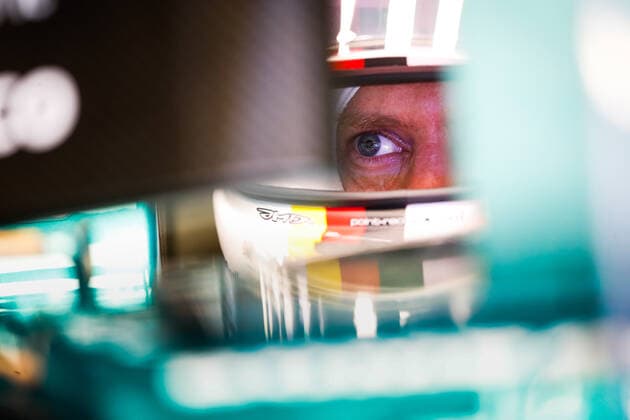 VETTEL Sebastian (ger), Aston Martin F1 Team AMR22, portrait during the Formula 1 Etihad Airways Abu Dhabi Grand Prix 2022, 22nd round of the 2022 FIA Formula One World Championship, WM, Weltmeisterschaft from November 18 to 20, 2022 on the Yas Marina Circuit, in Yas Island, Abu Dhabi - F1 - ABU DHABI GRAND PRIX 2022 DPPI Panoramic  00122049__V2_4959