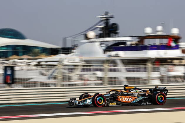03 RICCIARDO Daniel (aus), McLaren F1 Team MCL36, action during the Formula 1 Etihad Airways Abu Dhabi Grand Prix 2022, 22nd round of the 2022 FIA Formula One World Championship, WM, Weltmeisterschaft from November 18 to 20, 2022 on the Yas Marina Circuit, in Yas Island, Abu Dhabi - F1 - ABU DHABI GRAND PRIX 2022 DPPI Panoramic  00122049_AV6_7048