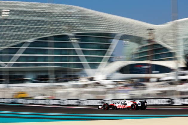 47 SCHUMACHER Mick (ger), Haas F1 Team VF-22 Ferrari, action during the Formula 1 Etihad Airways Abu Dhabi Grand Prix 2022, 22nd round of the 2022 FIA Formula One World Championship, WM, Weltmeisterschaft from November 18 to 20, 2022 on the Yas Marina Circuit, in Yas Island, Abu Dhabi - F1 - ABU DHABI GRAND PRIX 2022 DPPI Panoramic  00122049_AV6_7096