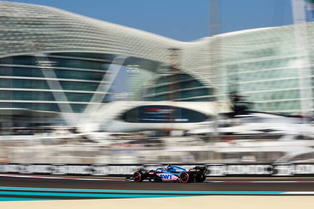 31 OCON Esteban (fra), Alpine F1 Team A522, action during the Formula 1 Etihad Airways Abu Dhabi Grand Prix 2022, 22nd round of the 2022 FIA Formula One World Championship, WM, Weltmeisterschaft from November 18 to 20, 2022 on the Yas Marina Circuit, in Yas Island, Abu Dhabi - F1 - ABU DHABI GRAND PRIX 2022 DPPI Panoramic  00122049_AV6_7103