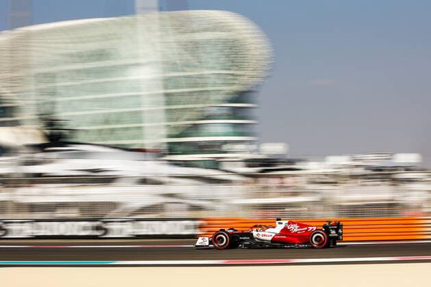 77 BOTTAS Valtteri (fin), Alfa Romeo F1 Team ORLEN C42, action during the Formula 1 Etihad Airways Abu Dhabi Grand Prix 2022, 22nd round of the 2022 FIA Formula One World Championship, WM, Weltmeisterschaft from November 18 to 20, 2022 on the Yas Marina Circuit, in Yas Island, Abu Dhabi - F1 - ABU DHABI GRAND PRIX 2022 DPPI Panoramic  00122049_AV6_7144