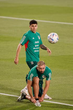 Mexico s defender Jorge Sanchez (back) and midfielder Hector Herrera take part in training session of the team held at Al Khor Stadium in Doha, Qatar, 19 November 2022, on the eve of inauguration soccer match of FIFA World Cup, WM, Weltmeisterschaft, Fussball Qatar 2022 between Qatar and Ecuador. FIFA World Cup Qatar 2022 - Mexicos training session !ACHTUNG: NUR REDAKTIONELLE NUTZUNG!  Copyright: xJosexMendezx EVE027 20221119-b3b8cff9284bc106c6c2846764dd38f421fcab95