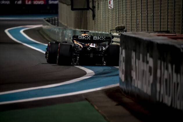 Abu Dhabi - 19-11-2022, Yas Marina, Daniel Ricciardo at the Formula 1 United Arab Emirates Grand Prix, Formula 1 United Arab Emirates Grand Prix Saturday  x19301917x Copyright: