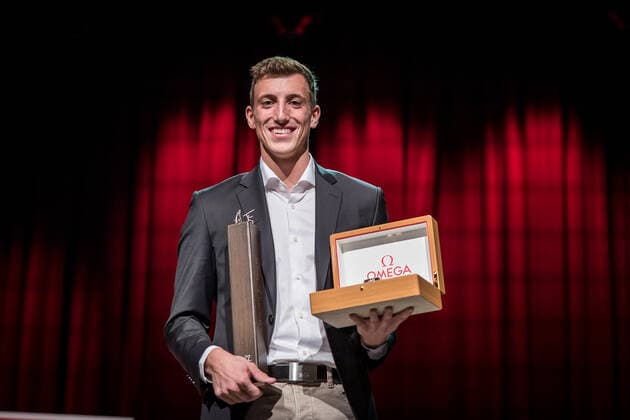 Swiss Athletics Night 2022 19 11 2022 Swiss Athlete of the Year 2022 Simon Ehammer Athlete of the Year 2022 Swiss Athletics Night 2022 in Bern, Switzerland, on Saturday, November 19, 2022 Copyright: xBEAUTIFULxSPORTS OlafxRellischx