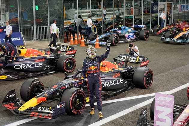 19 11 2022, Yas Marina Circuit, Abu Dhabi, FORMULA 1 ETIHAD AIRWAYS ABU DHABI GRAND PRIX 2022 , in picture pole position for Max Verstappen NEL , Oracle Red Bull Racing Abu Dhabi Yas Marina Circuit United Arab Emirates  eu-images-506