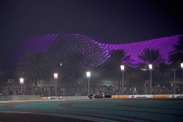 19 11 2022, Yas Marina Circuit, Abu Dhabi, FORMULA 1 ETIHAD AIRWAYS ABU DHABI GRAND PRIX 2022 , in picture George Russell GBR , Mercedes AMG Petronas Formula One Team Abu Dhabi Yas Marina Circuit United Arab Emirates  eu-images-506