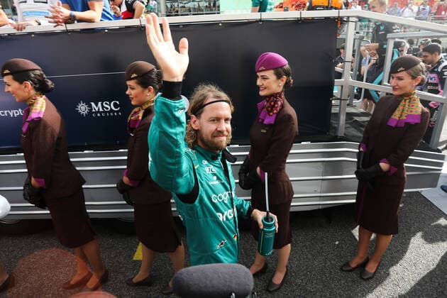 F1 Abu Dhabi Grand Prix Sebatian Vettel before the drivers parade ahead of the Formula 1 Abu Dhabi Grand Prix at Yas Marina Circuit in Abu Dhabi, United Arab Emirates on November 20, 2022. Abu Dhabi United Arab Emirates  Copyright: xJakubxPorzyckix originalFilename:porzycki-f1abudha221120_npQ71.jpg