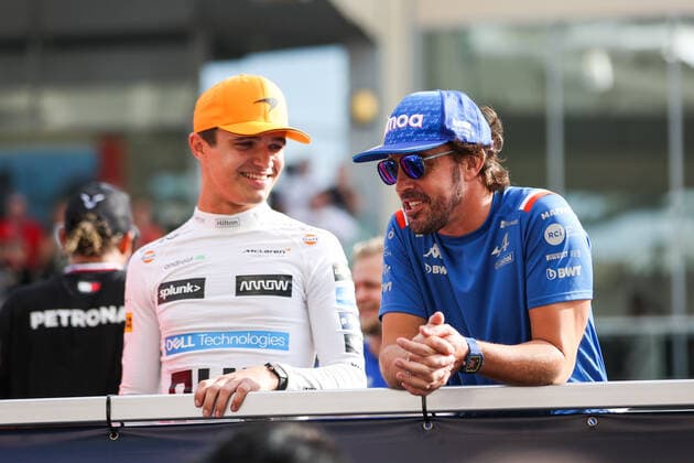 NORRIS Lando (gbr), McLaren F1 Team MCL36, ALONSO Fernando (spa), Alpine F1 Team A522, portrait during the Formula 1 Etihad Airways Abu Dhabi Grand Prix 2022, 22nd round of the 2022 FIA Formula One World Championship, WM, Weltmeisterschaft from November 18 to 20, 2022 on the Yas Marina Circuit, in Yas Island, Abu Dhabi - F1 - ABU DHABI GRAND PRIX 2022 - RACE DPPI Panoramic  00122050_AV6_8383