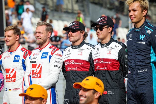 MAGNUSSEN Kevin (den), Haas F1 Team VF-22 Ferrari, BOTTAS Valtteri (fin), Alfa Romeo F1 Team ORLEN C42, ZHOU Guanyu (chi), Alfa Romeo F1 Team ORLEN C42, portrait during the Formula 1 Etihad Airways Abu Dhabi Grand Prix 2022, 22nd round of the 2022 FIA Formula One World Championship, WM, Weltmeisterschaft from November 18 to 20, 2022 on the Yas Marina Circuit, in Yas Island, Abu Dhabi - F1 - ABU DHABI GRAND PRIX 2022 - RACE DPPI Panoramic  20221120_GOOD0148