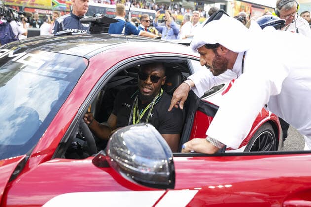 BEN SULAYEM Mohammed (uae), President of the FIA, portrait, BOLT Usain (jam), Olympic Champion during the Formula 1 Etihad Airways Abu Dhabi Grand Prix 2022, 22nd round of the 2022 FIA Formula One World Championship, WM, Weltmeisterschaft from November 18 to 20, 2022 on the Yas Marina Circuit, in Yas Island, Abu Dhabi - F1 - ABU DHABI GRAND PRIX 2022 - RACE DPPI Panoramic  00122050_G00D1361.JPG