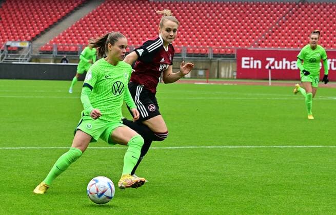 20 11 2022 Football Women Season 2022 2023 DFB Pokal Club Cup Round of 16 1 FC Nürnberg FCN Club VfL Wolfsburg Sportfoto Zink regulations prohibit any use of photographs as image sequences and or quasi video Ewa Pajor 9, VfL Wolfsburg Kerstin Bogenschütz Bogenschuetz 8, 1 FC Nürnberg FCN