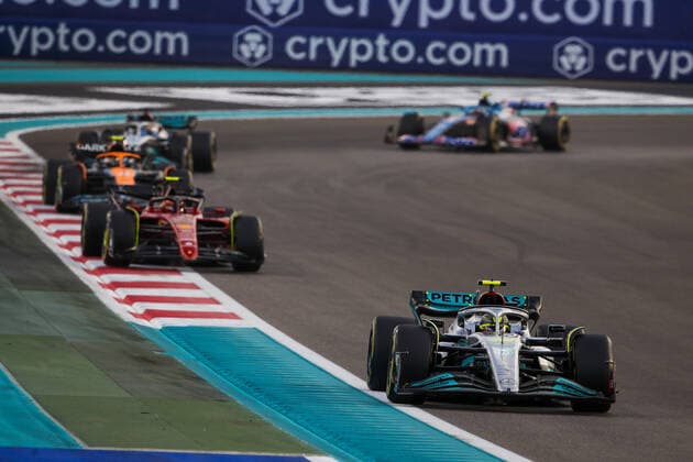 44 HAMILTON Lewis (gbr), Mercedes AMG F1 Team W13, action during the Formula 1 Etihad Airways Abu Dhabi Grand Prix 2022, 22nd round of the 2022 FIA Formula One World Championship, WM, Weltmeisterschaft from November 18 to 20, 2022 on the Yas Marina Circuit, in Yas Island, Abu Dhabi - F1 - ABU DHABI GRAND PRIX 2022 - RACE DPPI Panoramic  00122050__V2_6475.JPG