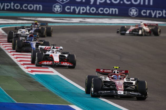 24 ZHOU Guanyu (chi), Alfa Romeo F1 Team ORLEN C42, action during the Formula 1 Etihad Airways Abu Dhabi Grand Prix 2022, 22nd round of the 2022 FIA Formula One World Championship, WM, Weltmeisterschaft from November 18 to 20, 2022 on the Yas Marina Circuit, in Yas Island, Abu Dhabi - F1 - ABU DHABI GRAND PRIX 2022 - RACE DPPI Panoramic  00122050__V2_6511.JPG