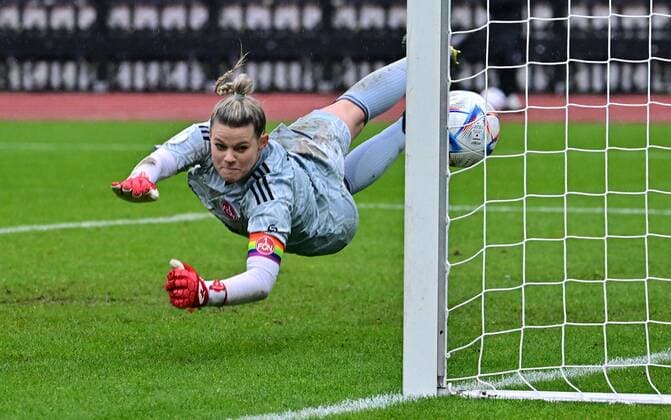 20 11 2022 Football Women Season 2022 2023 DFB Pokal Club Cup Round of 16 1 FC Nürnberg FCN Club VfL Wolfsburg Sportfoto Zink regulations prohibit any use of photographs as image sequences and or quasi video Lea Paulick 1, 1 FC Nürnberg FCN must concede goal to 0 1 by Jill Roord 14, VfL Wolfsburg