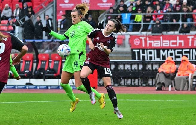 20 11 2022 Football Women Season 2022 2023 DFB Pokal Club Cup Round of 16 1 FC Nürnberg FCN Club VfL Wolfsburg Sportfoto Zink regulations prohibit any use of photographs as image sequences and or quasi video Jill Roord 14, VfL Wolfsburg Rebekka Salfelder 15, 1 FC Nürnberg FCN