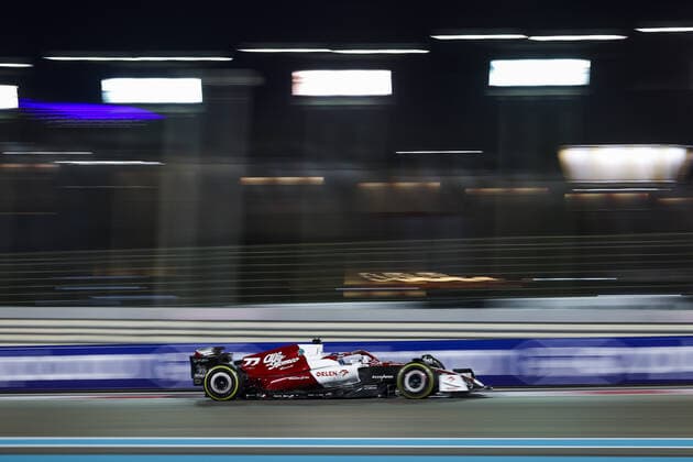 77 BOTTAS Valtteri (fin), Alfa Romeo F1 Team ORLEN C42, action during the Formula 1 Etihad Airways Abu Dhabi Grand Prix 2022, 22nd round of the 2022 FIA Formula One World Championship, WM, Weltmeisterschaft from November 18 to 20, 2022 on the Yas Marina Circuit, in Yas Island, Abu Dhabi - F1 - ABU DHABI GRAND PRIX 2022 - RACE DPPI Panoramic  00122050_GOOD0329.JPG