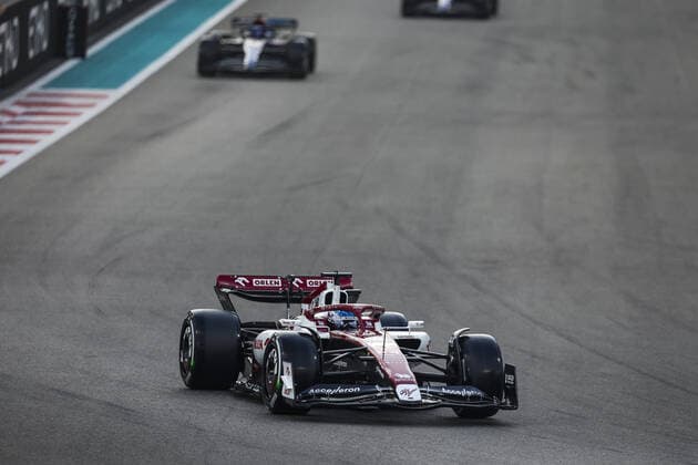 77 BOTTAS Valtteri (fin), Alfa Romeo F1 Team ORLEN C42, action during the Formula 1 Etihad Airways Abu Dhabi Grand Prix 2022, 22nd round of the 2022 FIA Formula One World Championship, WM, Weltmeisterschaft from November 18 to 20, 2022 on the Yas Marina Circuit, in Yas Island, Abu Dhabi - F1 - ABU DHABI GRAND PRIX 2022 - RACE DPPI Panoramic  00122050_G00D1633.JPG