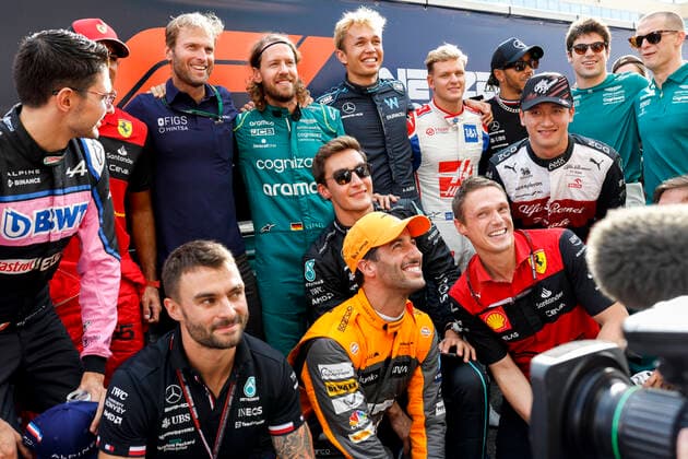 Drivers and well wishers as part of a farewell to 5 Sebastian Vettel DEU, Aston Martin Aramco Cognizant F1 Team , F1 Grand Prix of Abu Dhabi at Yas Marina Circuit on November 20, 2022 in Abu Dhabi, United Arab Emirates Photo by HOCH ZWEI Abu Dhabi United Arab Emirates