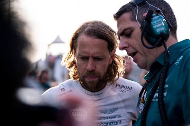 November 20, 2022, Abu Dhabi, United Arab Emirates: SEBASTIAN VETTEL of Germany and Aston Martin F1 Team on the starting grid before the 2022 FIA Formula 1 Abu Dhabi Grand Prix at Yas Marina Circuit in Abu Dhabi, United Arab Emirates. Abu Dhabi United Arab Emirates - ZUMAg147 20221120_zap_g147_108 Copyright: xJamesxGasperottix