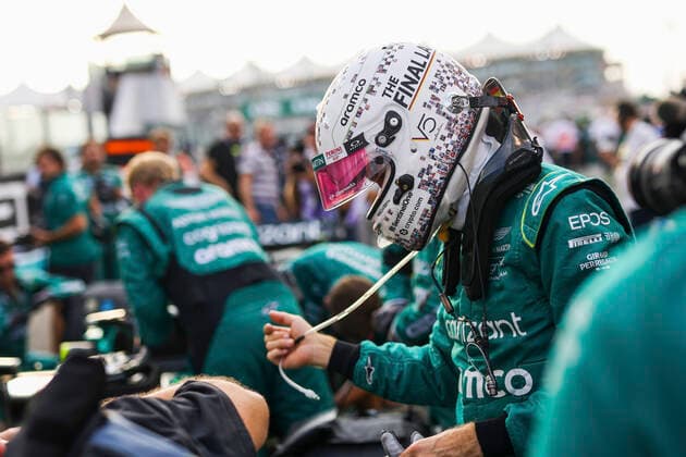 5 Sebastian Vettel DEU, Aston Martin Aramco Cognizant F1 Team , F1 Grand Prix of Abu Dhabi at Yas Marina Circuit on November 20, 2022 in Abu Dhabi, United Arab Emirates Photo by HOCH ZWEI Abu Dhabi United Arab Emirates