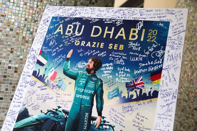 November 20, 2022, Abu Dhabi, United Arab Emirates: Fan poster Thank you Seb with signatures for Sebastian Vettel of Aston Martin is seen during Formula 1 Abu Dhabi Grand Prix at Yas Marina Circuit on November 20, 2022 in Abu Dhabi, United Arab Emirates. Abu Dhabi United Arab Emirates - ZUMAz156 20221120_zip_z156_011 Copyright: xBeataxZawrzelx