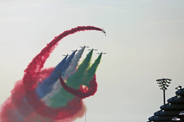 20th November 2022; Yas Marina Circuit, Yas Island, Abu Dhabi; Plane fly-over during the F1 Grand Prix Race day for Abu Dhabi F1 Race  ActionPlus12451395 HeulerxAndrey