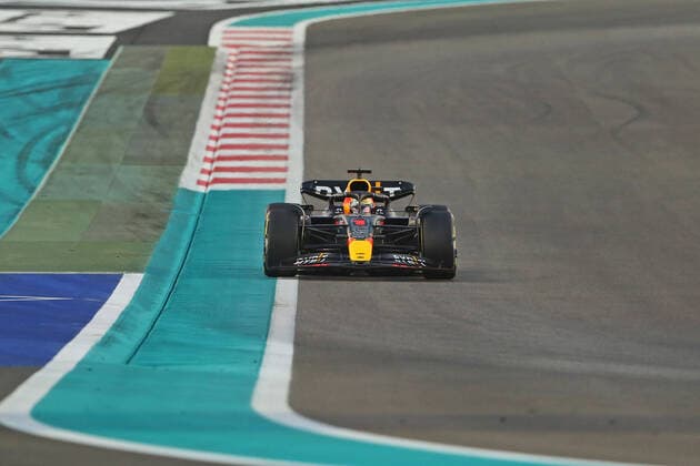 20th November 2022; Yas Marina Circuit, Yas Island, Abu Dhabi; Max Verstappen (NED) Oracle Red Bull Racing RB18, during the F1 Grand Prix Race day for Abu Dhabi F1 Race  ActionPlus12451405 HeulerxAndrey