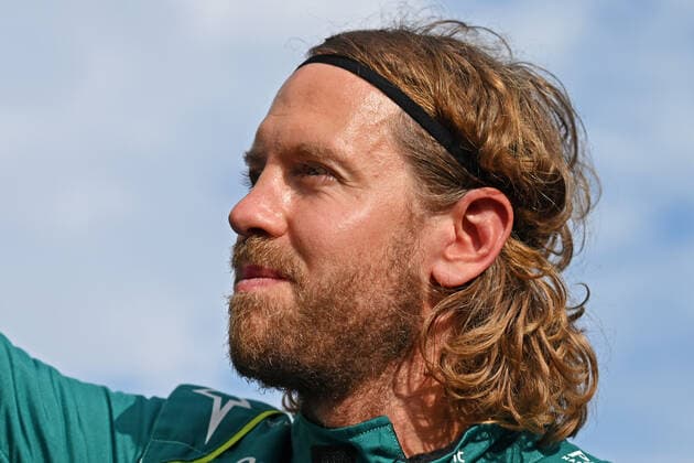 20th November 2022; Yas Marina Circuit, Yas Island, Abu Dhabi; Sebastian Vettel (GER) Aston Martin AMR22 Aramco-Mercedes about to starg his last race before retirement from F1 at the F1 Abu Dahbi Grand Prix race day  ActionPlus12451380 HeulerxAndrey