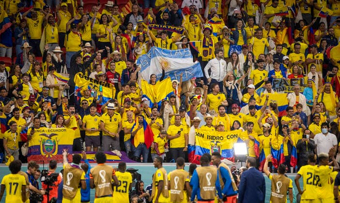 Doha, Qatar. 20th Nov, 2022. or 20.11.2022 Ecuador Fans feiern ihre Mannschaft Qatar - Ecuador World Cup 2022 in Qatar Credit: Moritz Müller *** Doha, Qatar 20th Nov, 2022 or 20 11 2022 Ecuador fans celebrate their team Qatar Ecuador World Cup 2022 in Qatar Credit Moritz Müller
