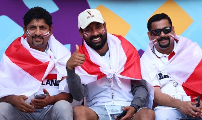 Doha, Qatar, 21st November 2022. England fans during the FIFA World Cup, WM, Weltmeisterschaft, Fussball match at Khalifa International Stadium, Doha. Picture credit should read: David Klein Sportimage EDITORIAL USE ONLY. No use with unauthorised audio, video, data, fixture lists, club league logos or live services. Online in-match use limited to 120 images, no video emulation. No use in betting, games or single club league player publications. SPI-2049-0012