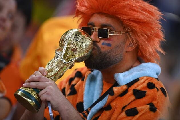 Foto Fabio Ferrari LaPresse 21 Novembre 2022 Doha, Qatar - - Calcio - Qatar 2022 - Coppa del Mondo Fifa - Senegal vs Netherlands - Gruppo A - Fase a Gironi - Al Thumama Stadium. Nella foto: tifosi olandesi November 21, 2022 Doha, Qatar - sport - Soccer - Qatar 2022- FIFA World Cup, WM, Weltmeisterschaft, Fussball - Senegal vs Netherlands - Group A - group stage - Al Thumama Stadium. In the pic: supporters from Netherlands  Copyright: xFabioxFerrari LaPressex