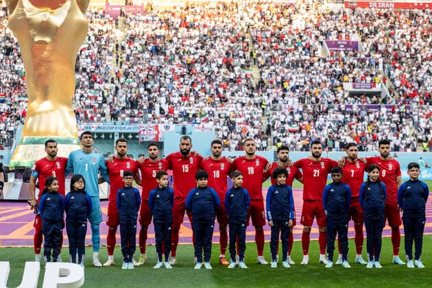 Sport Bilder des Tages DOHA, QATAR - NOVEMBER 21: The Iran team LtR: Ehsan Hajsafi, Alireza Beiranvand, Morteza Pouraliganji, Rouzbeh Cheshmi, Ali Karimi, Majid Hosseini, Sadegh Moharrami, Ahmad Nourollahi, Alireza Jahanbakhsh and Mehdi Taremi dont sing the national anthem ahead of the FIFA World Cup, WM, Weltmeisterschaft, Fussball Qatar 2022 Group B match between England and IR Iran at Khalifa International Stadium on November 21, 2022 in Doha, Qatar. (Photo by Sebastian Frej) WCS  Copyright: xSebastianxFrejx