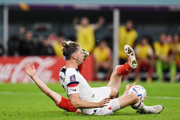 RECORD DATE NOT STATED FIFA World Cup, WM, Weltmeisterschaft, Fussball Qatar 2022 United States 1-1 Wales Aaron Ramsey and Gareth Bale of Wales during the game United States (USA) vs Wales, Corresponding to Group B of the FIFA World Cup Qatar 2022, at Ahmad bin Ali Stadium, Al Rayyan, November 21, 2022. <br><br> Aaron Ramsey y Gareth Bale de Gales durante el partido Estados Unidos (EUA) vs Gales, correspondiente al Grupo B de la Copa Mundial de la FIFA Qatar 2022, en el Estadio Ahmad bin Ali, Al Rayyan, 21 de noviembre de 2022. AL RAYYAN DOHA QATAR  Copyright: xJorgexMartinezx 20221121145720_FWC_Q22_GB_USA_WAL_BALE97
