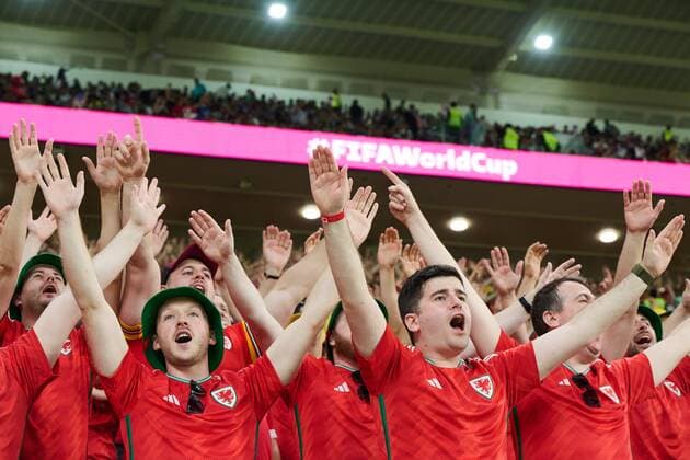 RECORD DATE NOT STATED FIFA World Cup, WM, Weltmeisterschaft, Fussball Qatar 2022 United States vs Wales Fans o Aficion during the game United States (USA) vs Wales, Corresponding to Group B of the FIFA World Cup Qatar 2022, at Ahmad bin Ali Stadium, Al Rayyan, November 21, 2022. <br><br> Fans o Aficion durante el partido Estados Unidos (EUA) vs Gales, correspondiente al Grupo B de la Copa Mundial de la FIFA Qatar 2022, en el Estadio Ahmad bin Ali, Al Rayyan, 21 de noviembre de 2022. AL RAYYAN DOHA QATAR  Copyright: xJorgexMartinezx 20221121123251_FWC_Q22_GB_USA_WAL_FANS431