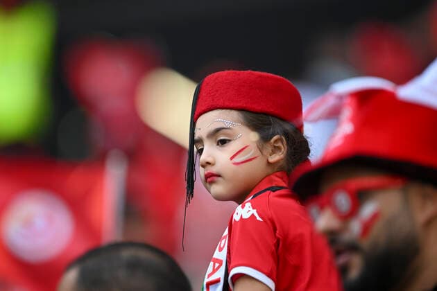 FUSSBALL WM 2022 VORRUNDE GRUPPE D Daenemark - Tunesien 22.11.2022 Ein junger tunesischer Fan. *** FOOTBALL WORLD CUP 2022 PRE-ROUND GROUP D DENMARK Tunisia 22 11 2022 A young Tunisian fan