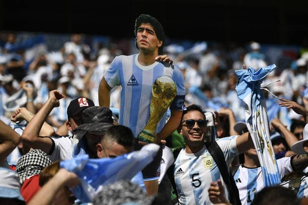 Foto LaPresse - Fabio Ferrari 22 Novembre 2022 , Qatar - - Calcio - Qatar 2022 - Coppa del Mondo Fifa - Argentina vs Arabia Saudita - Gruppo C - Fase a Gironi - Lusail Stadium Stadium. Nella foto: l esuberanza della tifoseria argentina November 22, 2022 , Qatar - sport - Soccer - Qatar 2022- FIFA World Cup, WM, Weltmeisterschaft, Fussball - Argentina vs Saudi Arabia- Group C - grenoup stage - Lusail Stadium Stadium. In the pic: the exuberance of the Argentine fans  Copyright: xFabioxFerrarix LaPresse FABIOFERx