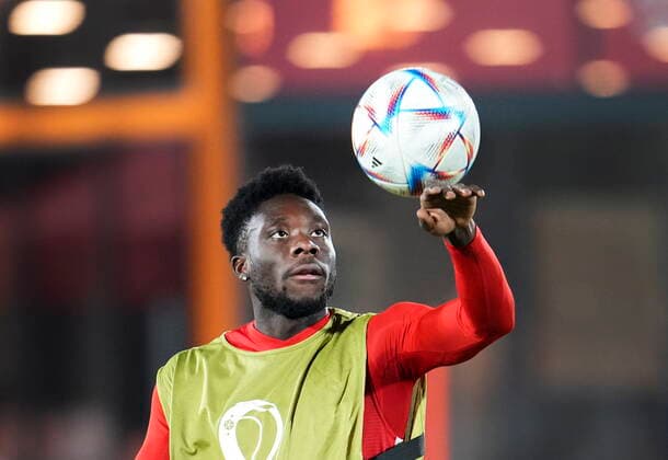 November 22, 2022, DOHA, QATAR: Canada forward Alphonso Davies plays with the ball during practice at the World Cup in Doha, Qatar, Tuesday, Nov. 22, 2022. Canada News - November 22, 2022  - ZUMAc35_ 20221122_zaf_c35_025 Copyright: xNathanxDenettex