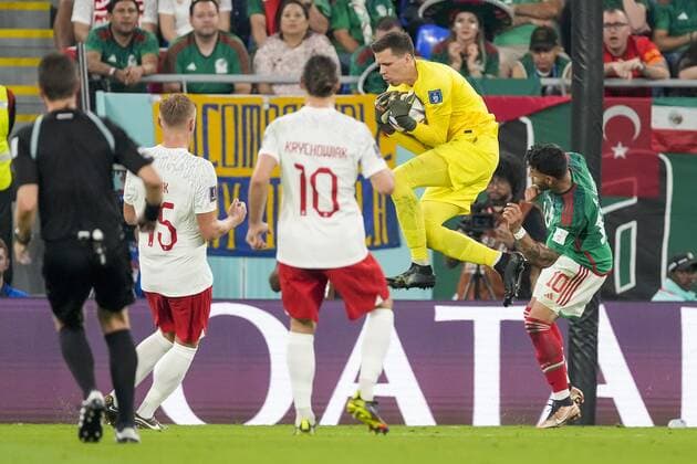 DOHA, 22-11-2022 Stadium 974, World Cup 2022 in Qatar game between Mexico vs Poland, Poland goalkeeper Wojciech Szczesny, Poland player Grzegorz Krychowiak Mexico - Poland  x19310844x Copyright: