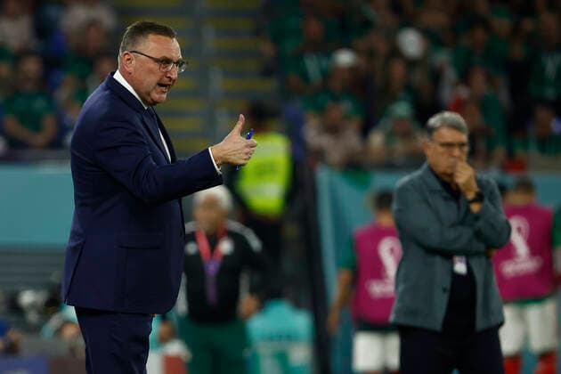 Czeslaw Michniewicz head coach of Poland reacts during a FIFA World Cup, WM, Weltmeisterschaft, Fussball soccer match of the group phase between Mexico and Poland at 974 stadium, Qatar, 22 November 2022. QATAR 2022: Mexico vs. Polonia !ACHTUNG: NUR REDAKTIONELLE NUTZUNG!  Copyright: xJoséxMéndezx GR2432 20221122-0d7b80d30ea4213edd3573102fb648236db9c1a3