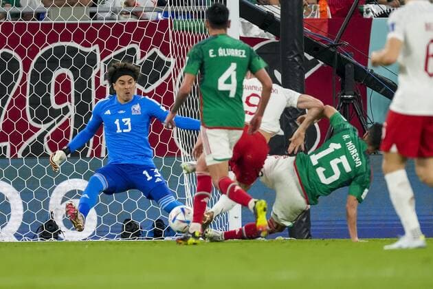 DOHA, 22-11-2022 Stadium 974, World Cup 2022 in Qatar game between Mexico vs Poland, Mexico goalkeeper Guillermo Ochoa, Poland player Robert Lewandowski, Mexico player Hector Moreno Mexico - Poland  x19311016x Copyright:
