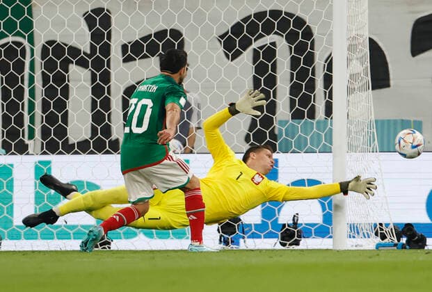 (221122) -- DOHA, Nov. 22, 2022 -- Wojciech Szczesny (R), goalkeeper of Poland, makes a save during the Group C match between Mexico and Poland of the 2022 FIFA World Cup, WM, Weltmeisterschaft, Fussball at Ras Abu Aboud (974) Stadium in Doha, Qatar, Nov. 22, 2022. ) (SP)QATAR-DOHA-2022 WORLD CUP-GROUP C-MEX VS POL WangxLili