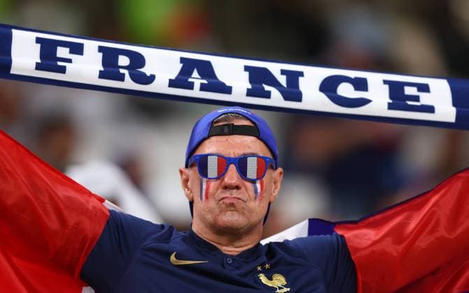 Al Wukair, Qatar, 22nd November 2022. French fans before the FIFA World Cup, WM, Weltmeisterschaft, Fussball 2022 match at Al Janoub Stadium, Al Wukair. Picture credit should read: David Klein Sportimage EDITORIAL USE ONLY. No use with unauthorised audio, video, data, fixture lists, club league logos or live services. Online in-match use limited to 120 images, no video emulation. No use in betting, games or single club league player publications. SPI-2055-0010
