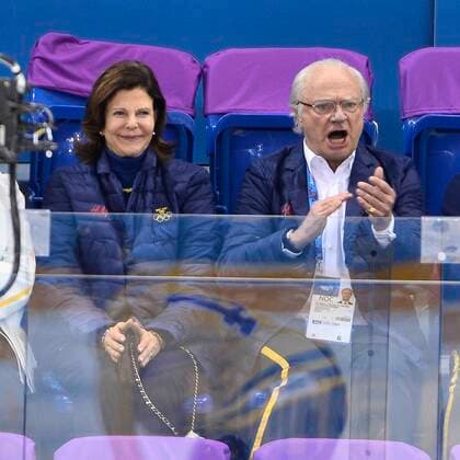 SOCHI 2014-02-15 Sweden s King Carl XVI Gustaf and Queen Silvia after Sweden equalized the standing to 2-2 during the Sweden vs Latvia men s preliminary round group C Ice hockey, Eishockey match at the Shayba Arena during the Sochi 2014 Winter games, Winterspiele,Spiele, Summer games February 15, 2014. SOTJI RYSSLAND x10090x *** SOCHI 2014 02 15 Sweden s King Carl XVI Gustaf and Queen Silvia after Sweden equalized the standing to 2 2 during the Sweden vs Latvia men s preliminary round group C ice hockey match at the Shayba Arena during the Sochi 2014 Winter Games February 15, 2014 SOTJI RYSSLAND x10090x  Copyright: xCLAUDIOxBRESCIANIx xTTx OS SOTJI 2014