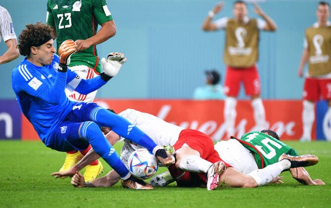 Football, World Cup, 2022, Men, Qatar, Group C, Matchday 1, Stadium 974 Mexico Poland 0 0 Foul Hector Moreno MEX on Robert Lewandowski POL for penalty kick, Guillermo Ochoa MEX FIFA REGULATES PROHIBIT ANY USE OF PHOTOGRAPHS AS IMAGE SEQUENCES AND OR QUASI VIDEO
