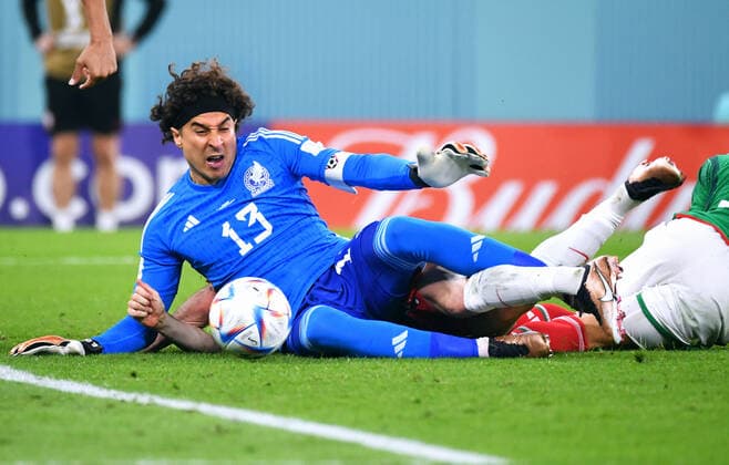 Football, World Cup, 2022, Men, Qatar, Group C, Matchday 1, Stadium 974 Mexico Poland 0 0 Foul Hector Moreno MEX on Robert Lewandowski POL for penalty kick, Guillermo Ochoa MEX FIFA REGULATES PROHIBIT ANY USE OF PHOTOGRAPHS AS IMAGE SEQUENCES AND OR QUASI VIDEO