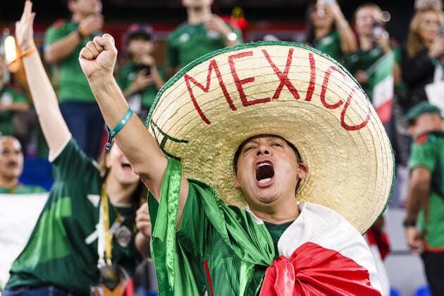 RECORD DATE NOT STATED FIFA World Cup, WM, Weltmeisterschaft, Fussball Qatar 2022 Mexico vs Poland Fans o Aficion during the game Mexican national team, Nationalteam (Mexico) vs Poland, Corresponding to Group C of the FIFA World Cup Qatar 2022, at 974 Stadium, Ras Abu Aboud, November 22, 2022. <br><br> Fans o Aficion durante el partido Seleccion Nacional Mexicana (Mexico) vs Polonia, correspondiente al Grupo C de la Copa Mundial de la FIFA Qatar 2022, en el Estadio 974, Ras Abu Aboud, 22 de noviembre de 2022. RAS ABU ABOUD DOHA QATAR  Copyright: xMarcioxMachadox 20221122_6502